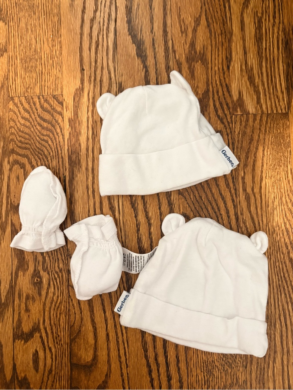 Gerber White Baby Bear Hat & Mitten Duo